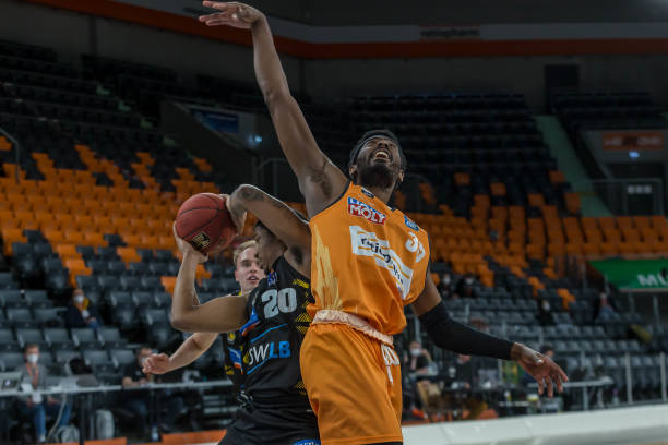 长期缺席意 长期缺席意